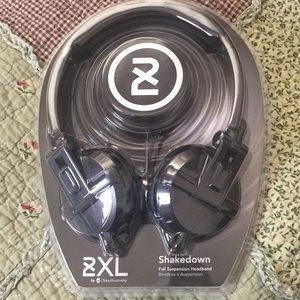 2 XL shakedown headphones